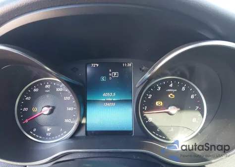 2019 Mercedes-Benz C 300 z USA, uszkodzony, nr VIN 55SWF8DB0KU283019